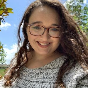 Meet your Posher, Cassondra